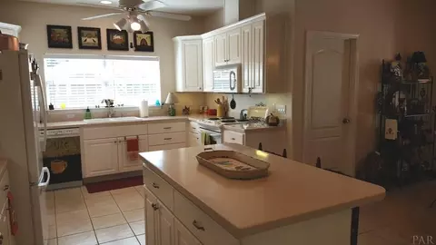 3193 Byron Pl, Cantonment, FL 32533 photo 11