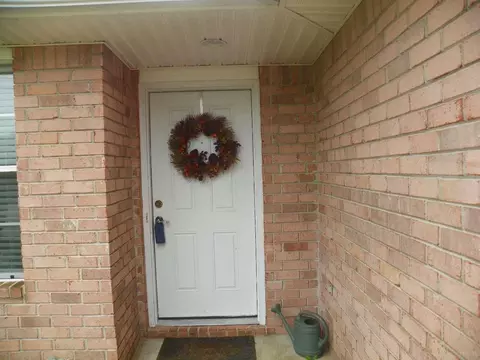 5583 Chantilly Cir, Milton, FL 32583 photo 3