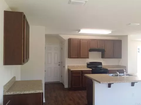 5877 Little Leaf Ct, Milton, FL 32570 photo 5