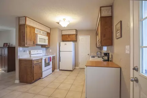 5718 Doris St, Milton, FL 32570 photo 5