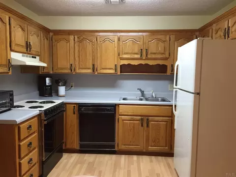 4517 Amblewood Ct, Pace, FL 32571 photo 5