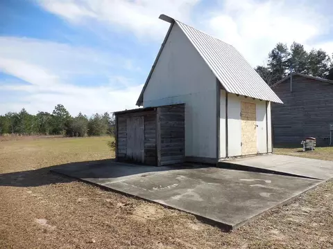 4748 Douglas Dr, Milton, FL 32583 photo 3