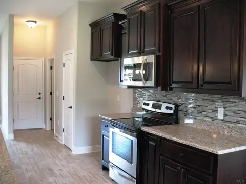 9201 Iron Gate Blvd, Milton, FL 32570 photo 7