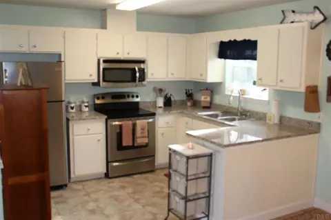 5863 Locust St, Milton, FL 32570 photo 9