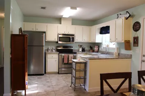 5863 Locust St, Milton, FL 32570 photo 8