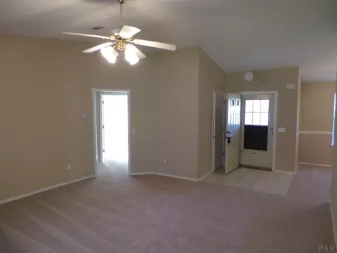 5574 Chantilly Cir, Milton, FL 32583 photo 6