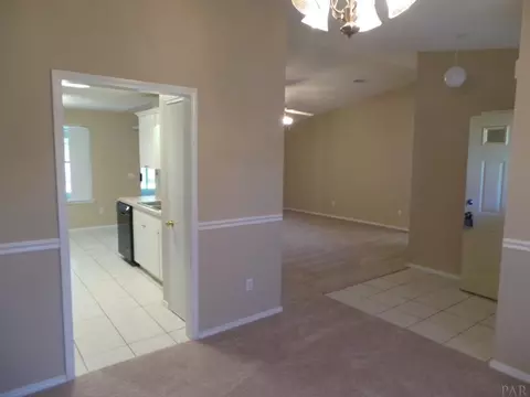 5574 Chantilly Cir, Milton, FL 32583 photo 8