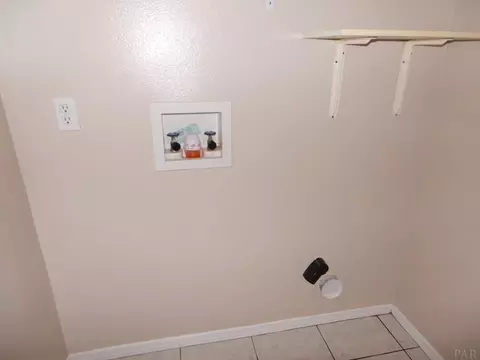 5574 Chantilly Cir, Milton, FL 32583 photo 19
