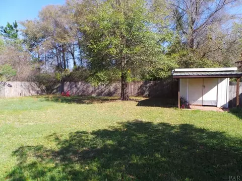 5574 Chantilly Cir, Milton, FL 32583 photo 3