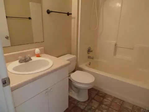5574 Chantilly Cir, Milton, FL 32583 photo 14