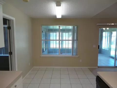 5574 Chantilly Cir, Milton, FL 32583 photo 12