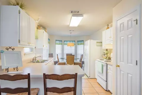 5926 Ridgeview Dr, Milton, FL 32570 photo 4