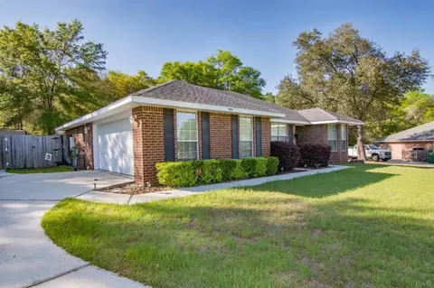5926 Ridgeview Dr, Milton, FL 32570 photo 2