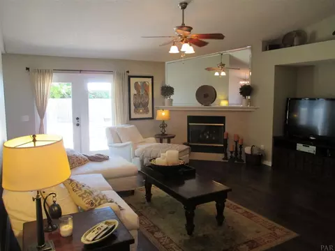 4904 Broadleaf Dr, Pace, FL 32571 photo 3
