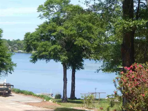 7563 Lakeside Dr, Milton, FL 32583 photo 2