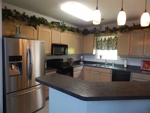 7563 Lakeside Dr, Milton, FL 32583 photo 11