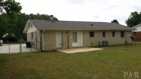 5735 Divot Ln, Milton, FL 32570 photo 5