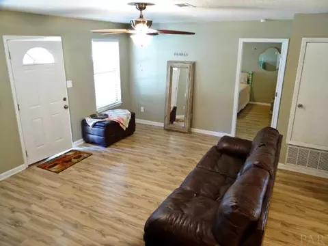 6542 Sinclair St, Milton, FL 32570 photo 8