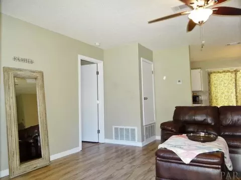 6542 Sinclair St, Milton, FL 32570 photo 4
