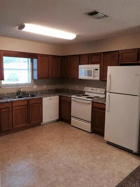 5602 Windham Rd, Milton, FL 32570 photo 2