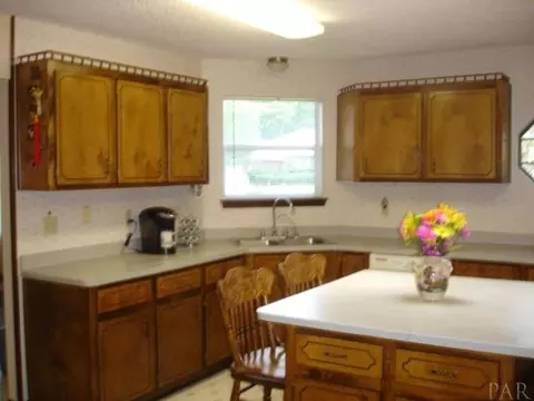 5772 Dove Dr, Pace, FL 32571 photo 8