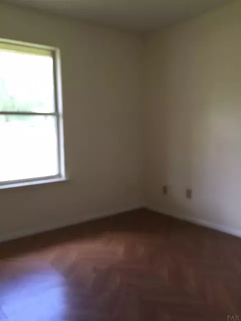 1124 Grenelefe Dr, Cantonment, FL 32533 photo 9