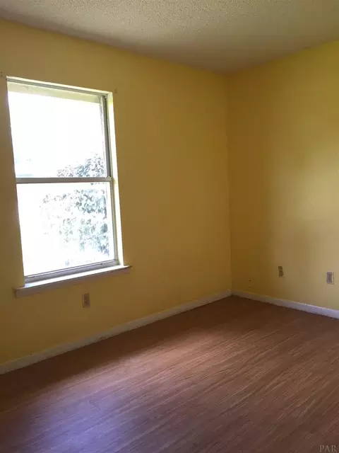 1124 Grenelefe Dr, Cantonment, FL 32533 photo 8