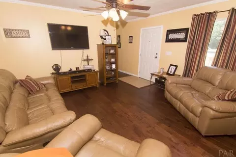 5553 Sunkist Cir, Pace, FL 32571 photo 2