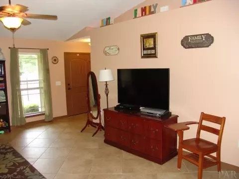 5338 Traci Dr, Milton, FL 32583 photo 8
