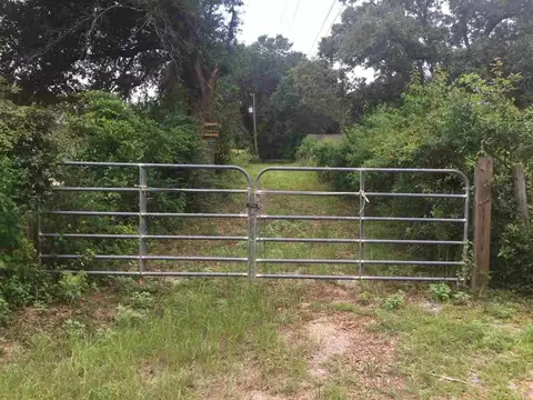 4673 Bradley Dr, Pace, FL 32571 photo 1
