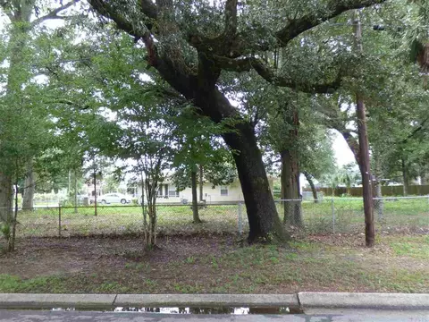 1300 E Brainerd St #CORNER, Pensacola, FL 32503 photo 2