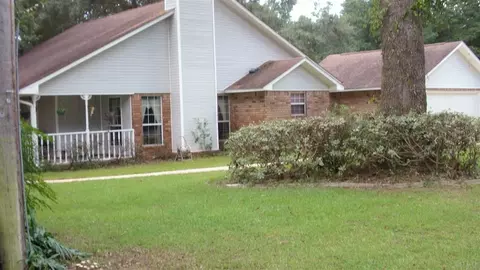 5351 Hamilton Ln, Pace, FL 32571 photo 5