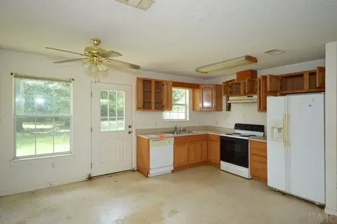 5679 Fairview Dr, Milton, FL 32570 photo 10