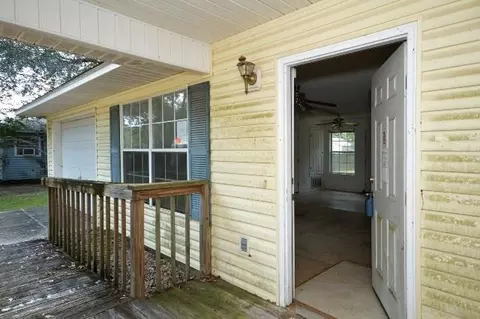 5679 Fairview Dr, Milton, FL 32570 photo 2