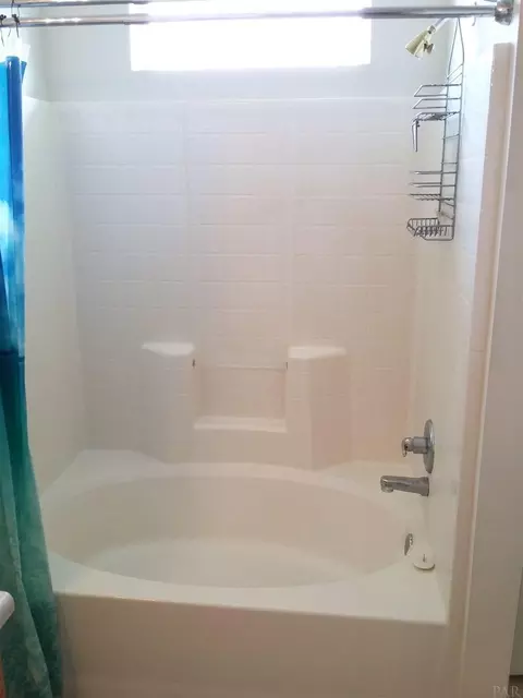 622 Hanley Downs Dr, Cantonment, FL 32533 photo 5
