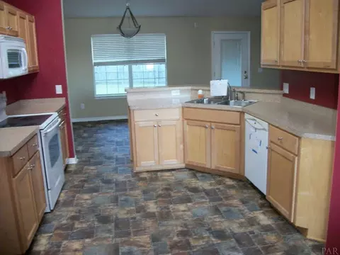 1101 Longview Ct, Cantonment, FL 32533 photo 2