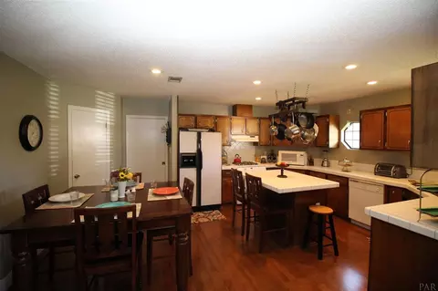 5660 Dove Dr, Pace, FL 32571 photo 3