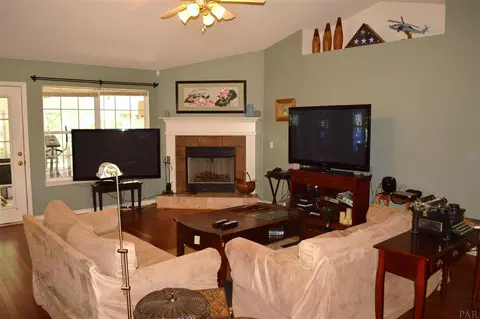 1284 Plata Canada Dr, Cantonment, FL 32533 photo 6