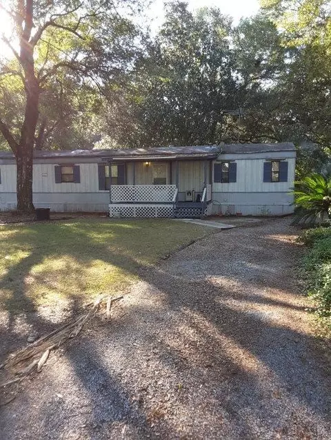 5567 Bantola Dr, Milton, FL 32583 photo 1
