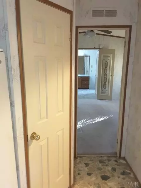 5567 Bantola Dr, Milton, FL 32583 photo 9