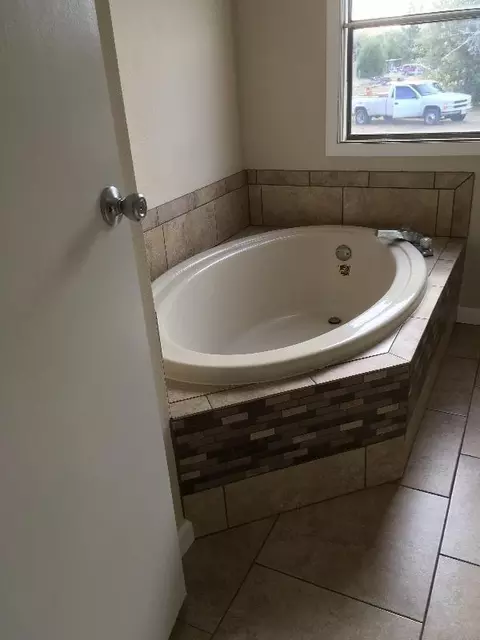 5154 Phoenix Dr, Milton, FL 32583 photo 9