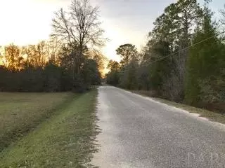 6251 Saragon Ln, Milton, FL 32583 photo 4