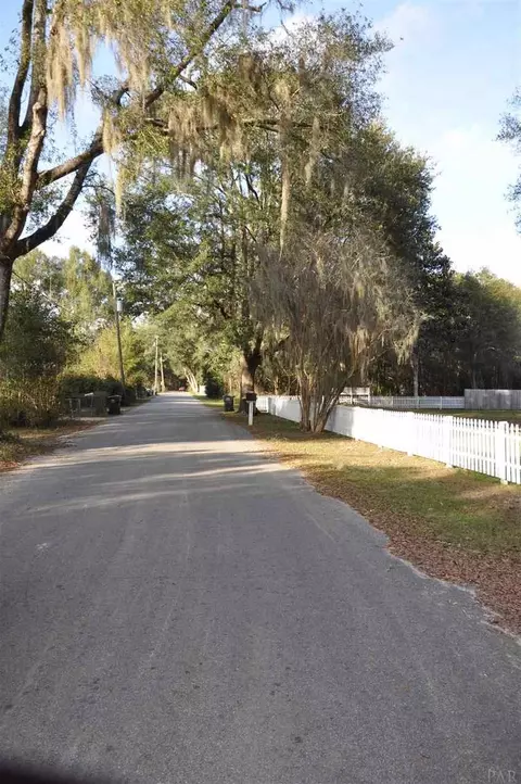 4351 Melton Rd, Bagdad, FL 32583 photo 5