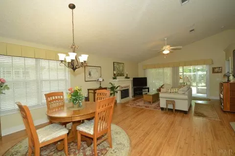 3938 Windsor Castle Blvd, Milton, FL 32583 photo 7
