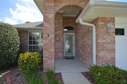 3938 Windsor Castle Blvd, Milton, FL 32583 photo 2