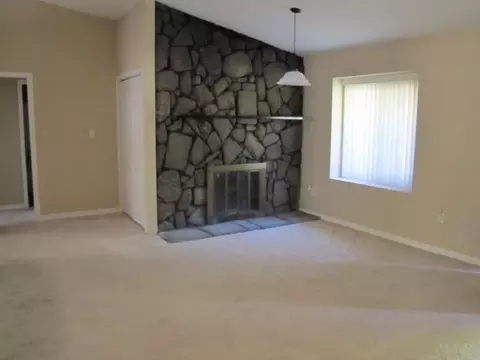 4232 Queens Ct, Pace, FL 32571 photo 6