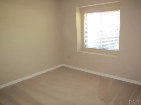 4232 Queens Ct, Pace, FL 32571 photo 9