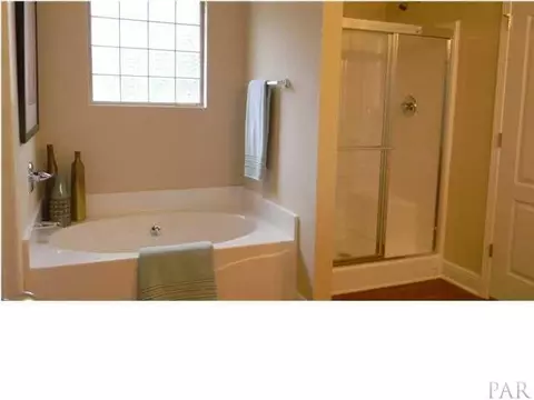 5565 Peach Dr, Pace, FL 32571 photo 3