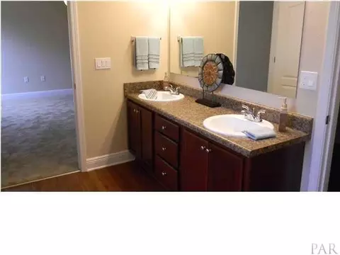 5565 Peach Dr, Pace, FL 32571 photo 4