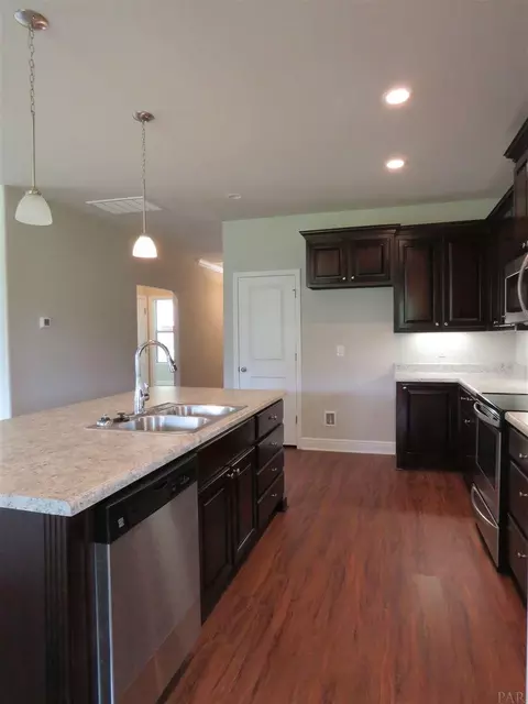 5270 Parkside Dr, Pace, FL 32571 photo 5